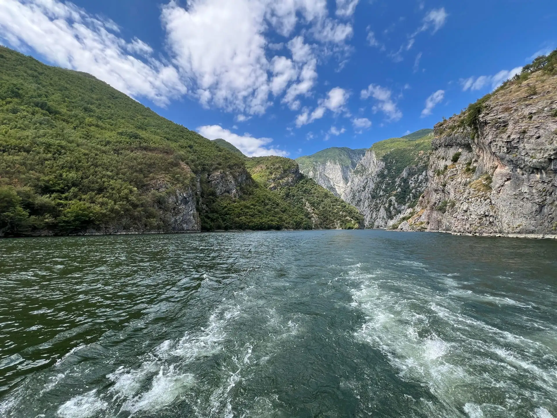 boat-tour-in-shala-north-point